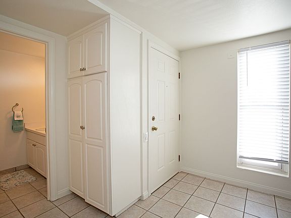 4th image of 1840 Broadway St #C
