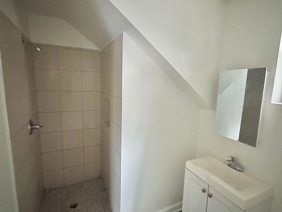 5th image of 508 W 104th St #3