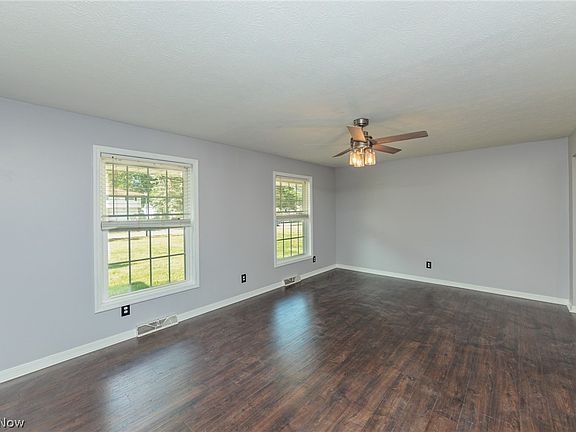 4th image of 28276 Gardenia Dr