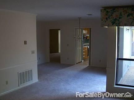 4th image of 1620 Hollow Ln