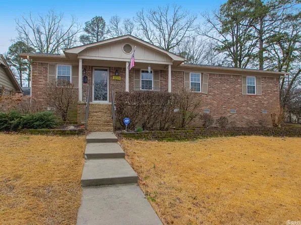 8211 Lowell Ln, Little Rock, AR 72227