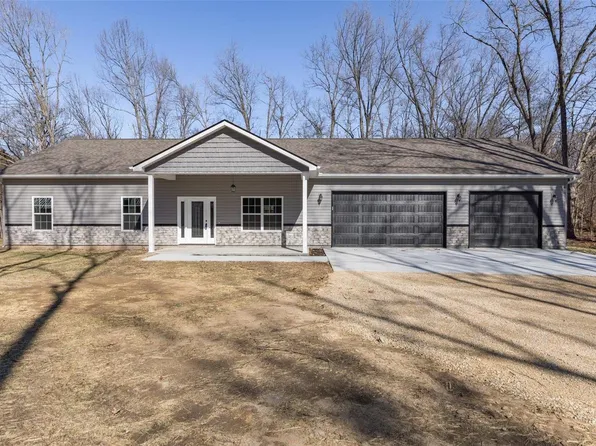 106 Ogborn Dr, Farmington, MO 63640