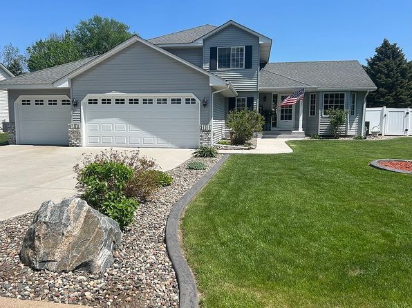 3879 Shannon Dr