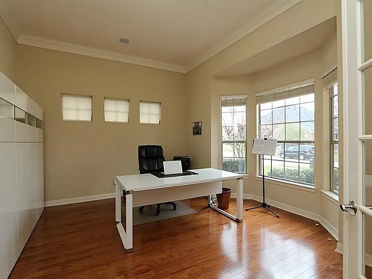 7610 Hampton Bay Ln — Photo 4