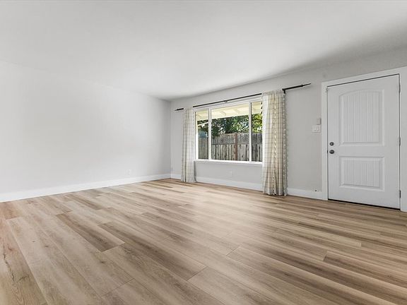 4th image of 517 University St #C