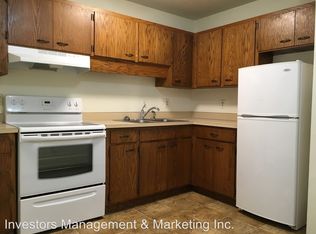 525 9th St SE APT 8, Minot, ND 58701