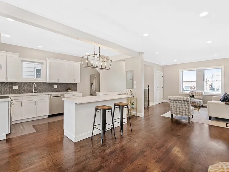 15 Richard St #1 — Photo 1