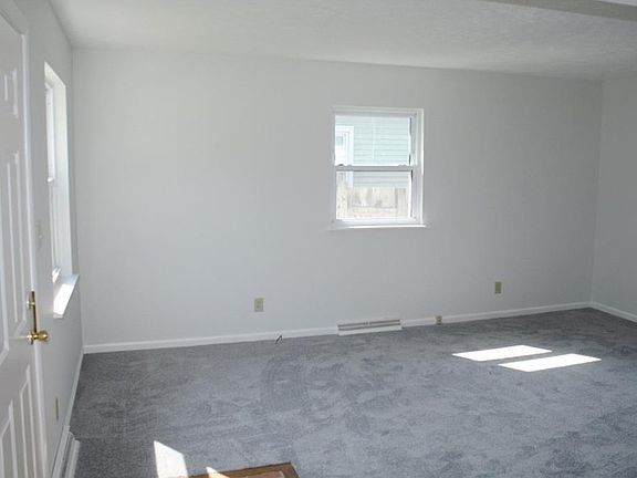 3rd image of 4456 N Longworth Ave