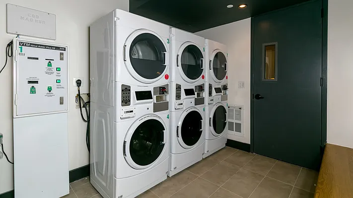 Rented by Nooklyn NYC LLC | media 39