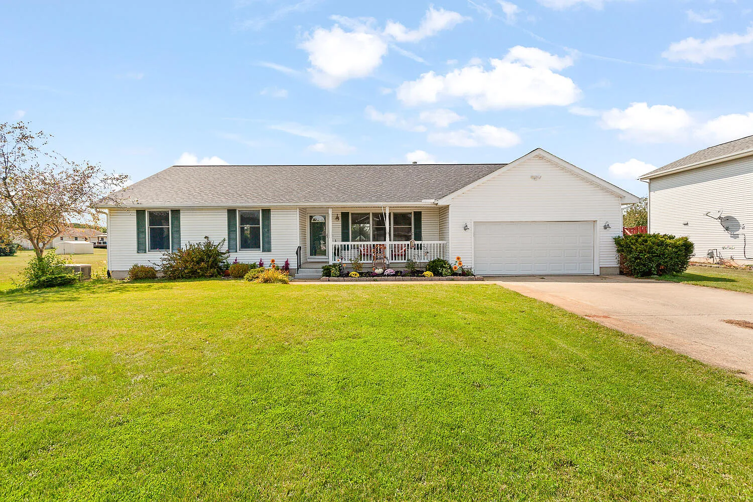 4705 Robin Hood Trl photo 1