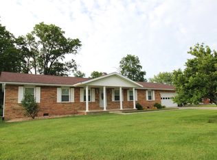 329 Circle Dr, Salem, IL 62881