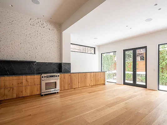 Rented by Centric New York | media 16