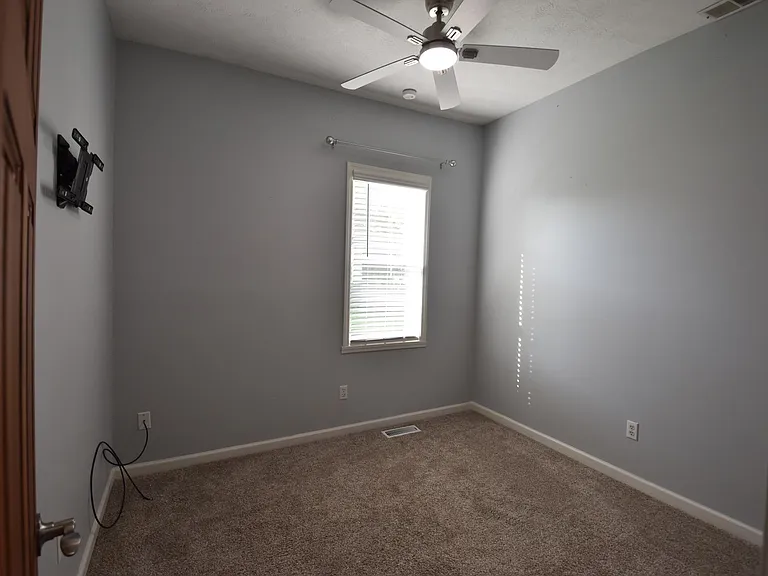 226 Walnut St — Photo 12