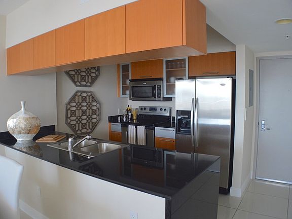 3rd image of 1750 N Bayshore Dr APT 4909