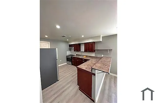 1538 Hunter St Photo 1