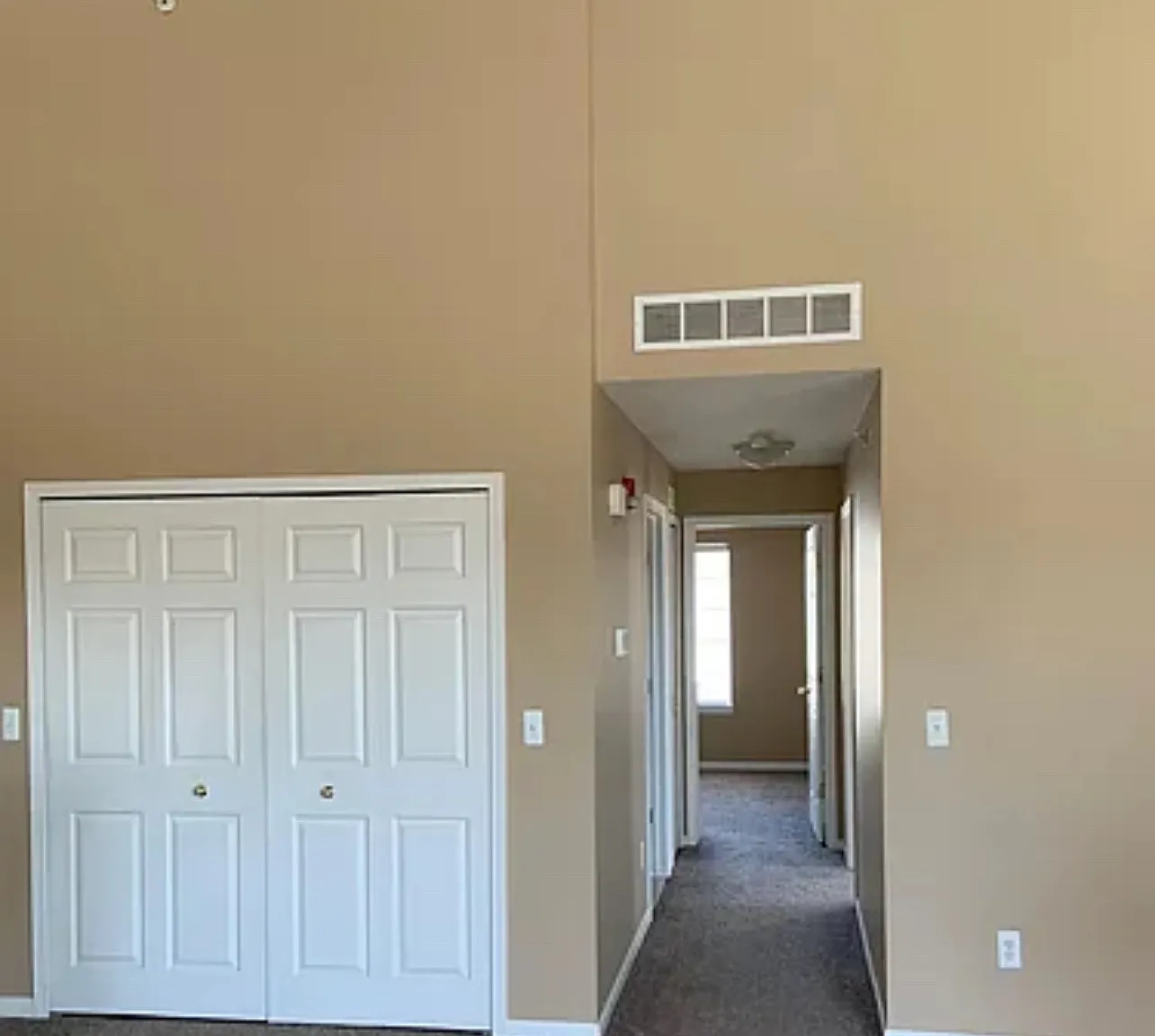 2 bed, 1300 sqft, $2,000 — Photo 3