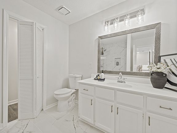 5th image of 321 Doublegate Dr