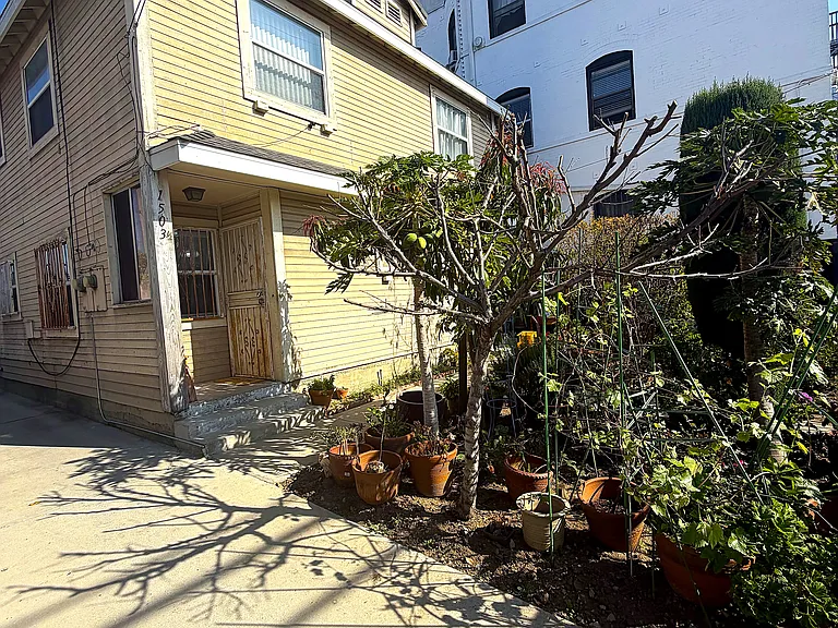 1503 W Adams Blvd — Photo 24