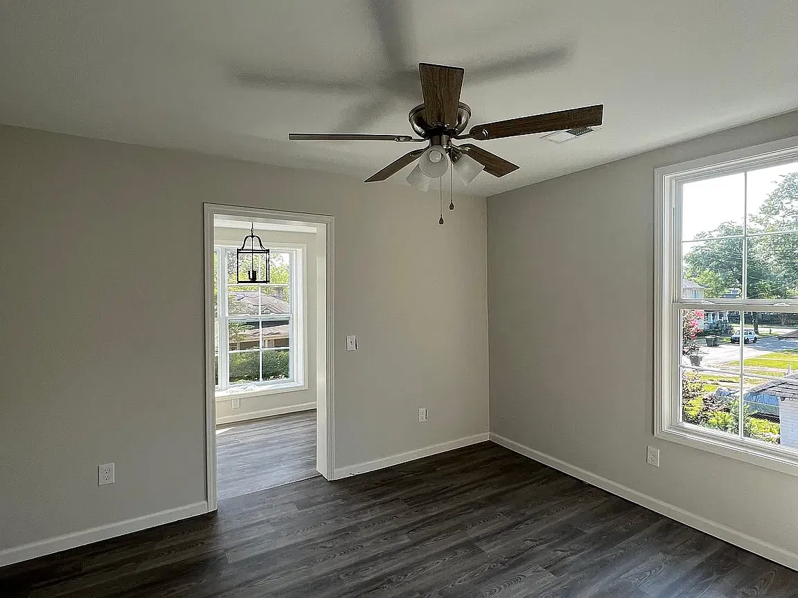 1 bed, 700 sqft, $990 — Photo 2
