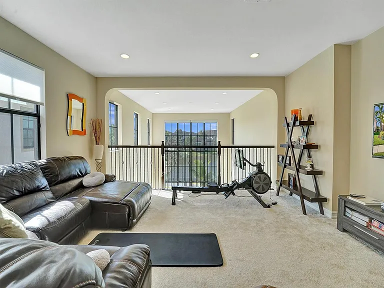 Carrington Ave — Photo 17