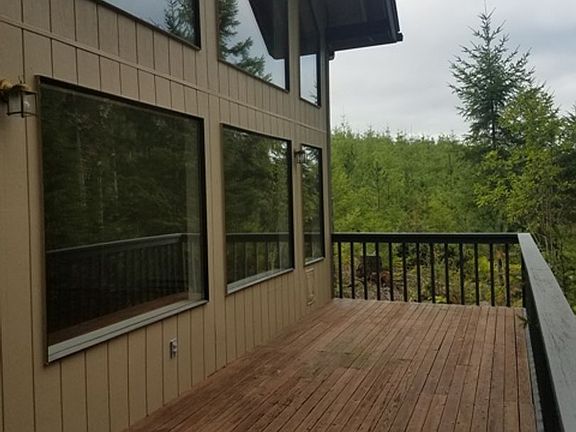 3rd image of 640 E Emerald Lake Dr E