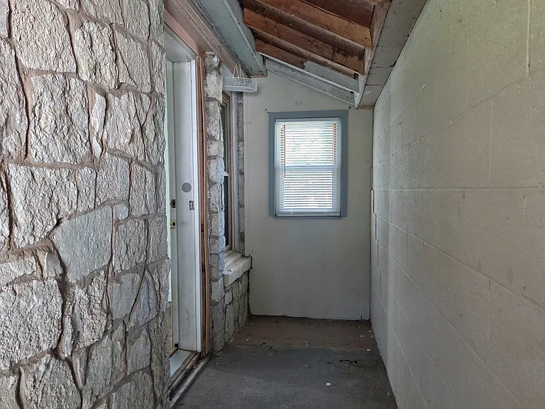 3028 NW 32nd St — Photo 11