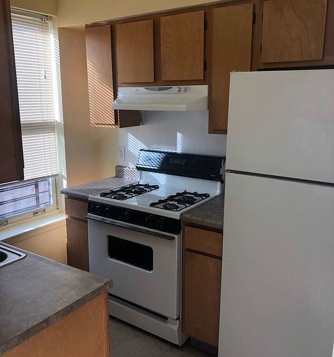 2nd image of 326 Chestnut Ave APT 3