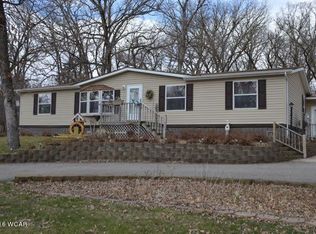 102 Oakview Dr NW, New London, MN 56273