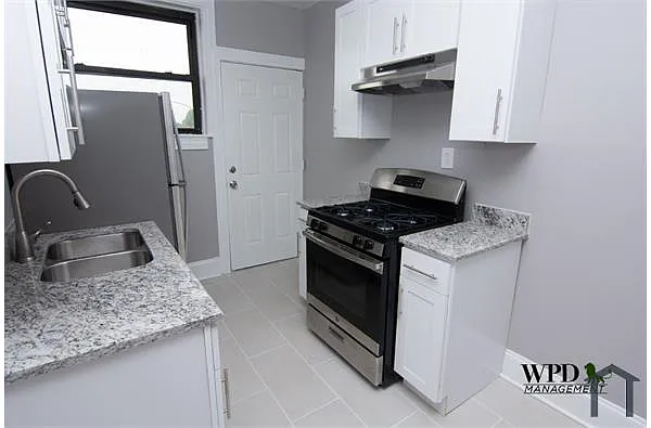 Building Photo - 1305 W 82nd St