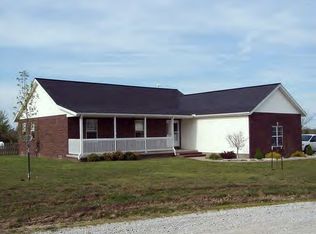 102 Sandy Cove Dr, Nevada, MO 64772