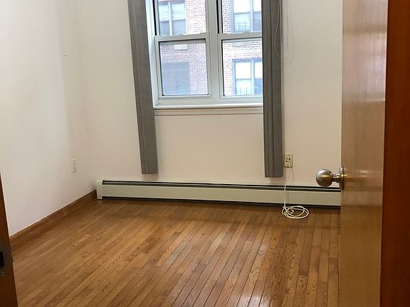 5th image of 2378 E 14th St APT 2B