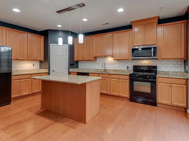 44241 Beaver Creek Dr — Photo 10
