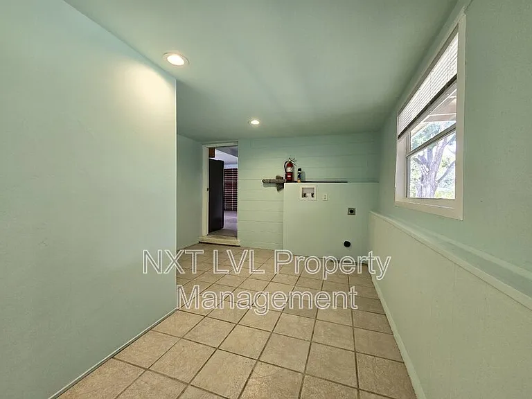 69 E Mariana Ave #B — Photo 13