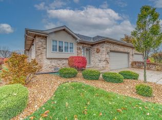 21235 Lakeview Ct, Frankfort, IL 60423