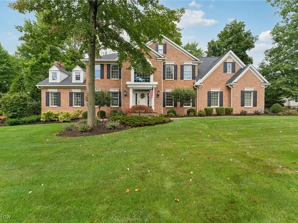 500 Woodview Trl, Aurora, OH 44202