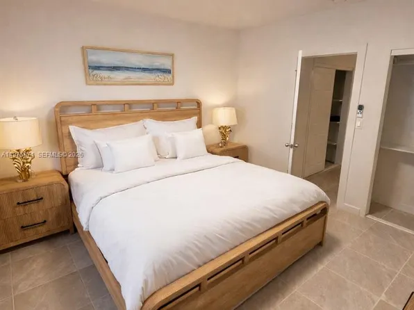 7800 NE 10th Ct, Miami, FL