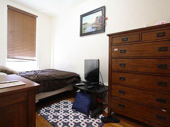 3rd image of 435 E 75th St APT 19