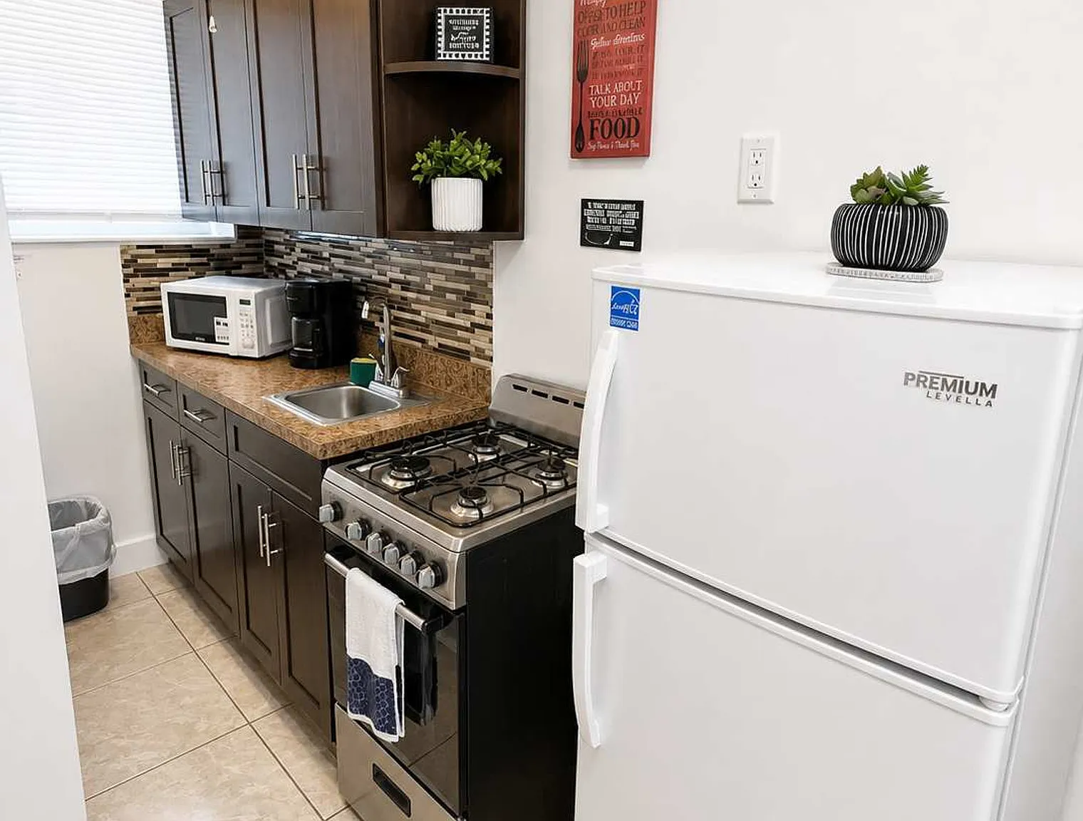 Studio, 1.0 bath, 290 sqft, $2,045 — Photo 4