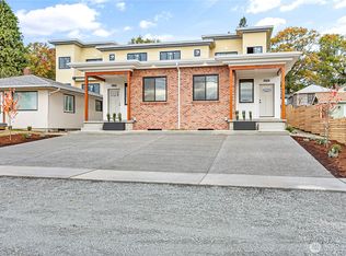 706 Judson St #B, Lynden, WA 98264