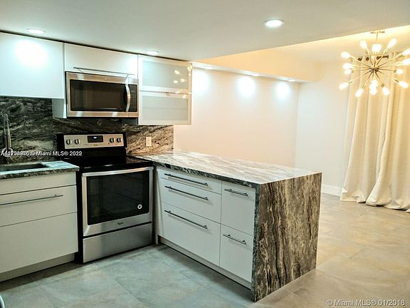 4th image of 589 N University Dr #33