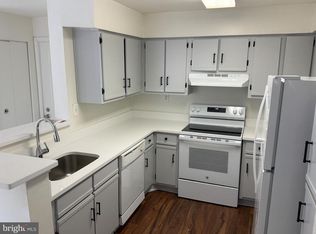 18520 Boysenberry Dr APT 230, Gaithersburg, MD 20879