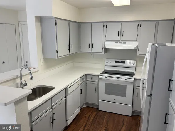 18520 Boysenberry Dr APT 230, Gaithersburg, MD 20879