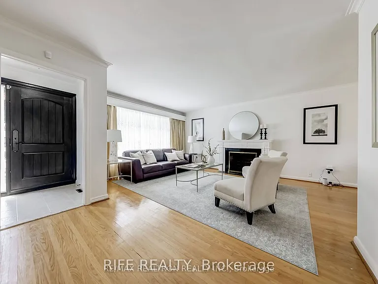 387 Willowdale Ave — Photo 3