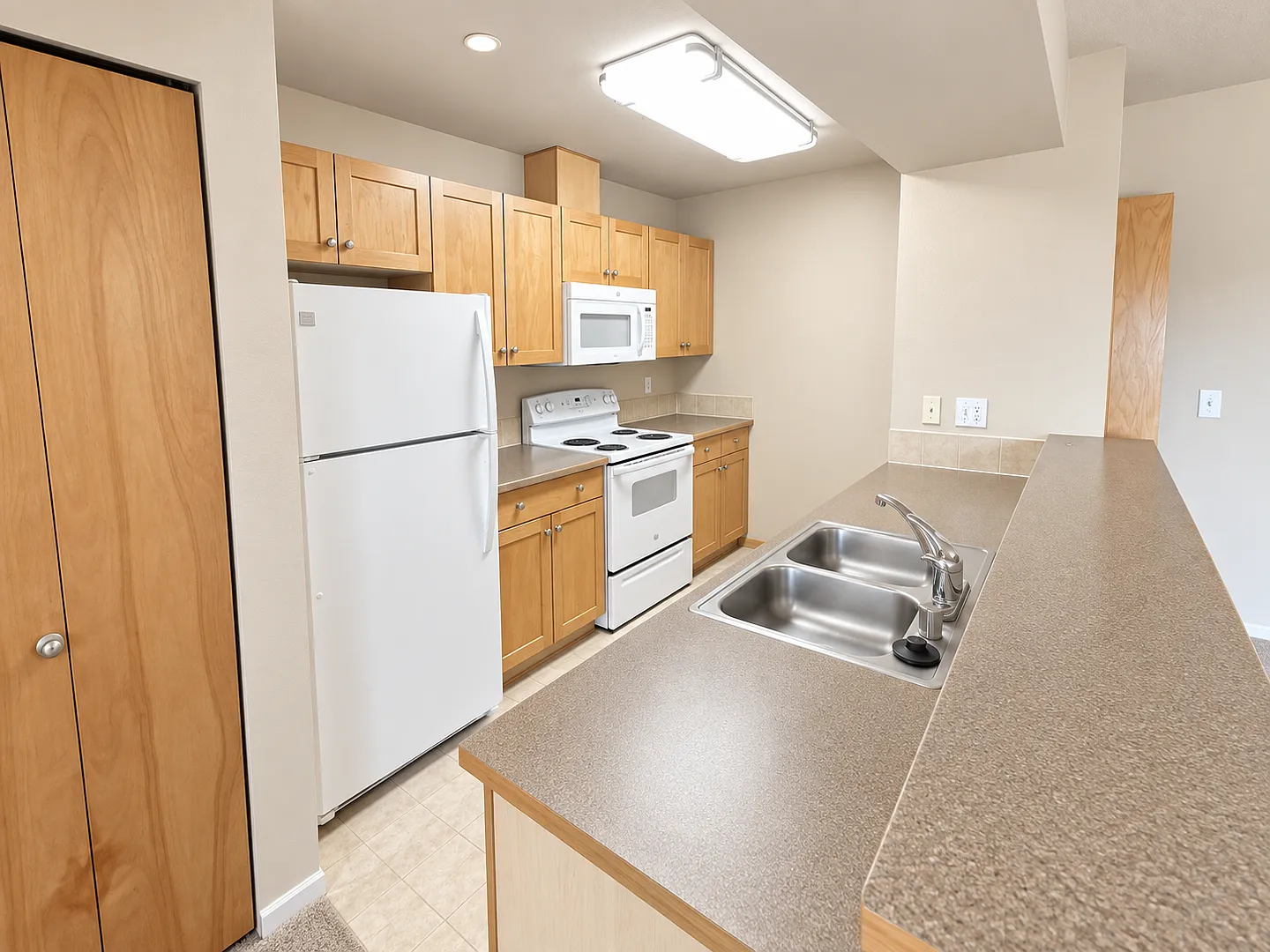 The Villa Flora Apartments — Photo 4
