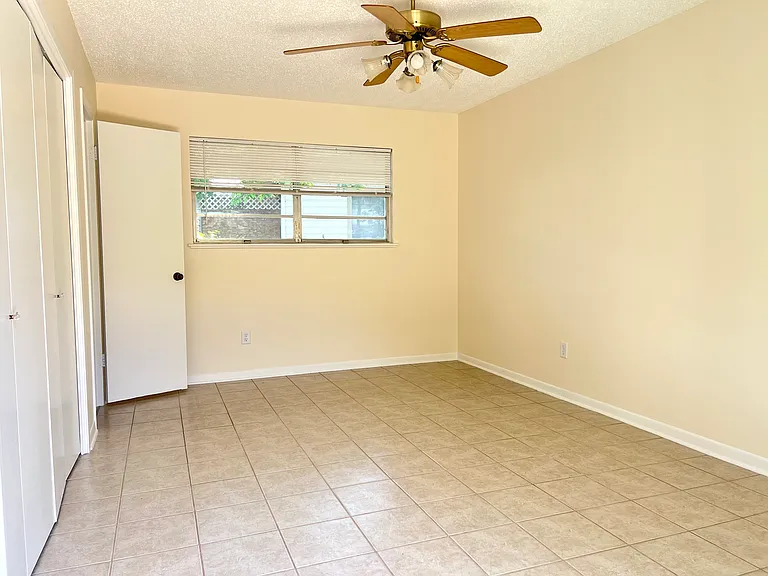2305 Western Trails Blvd #A — Photo 15