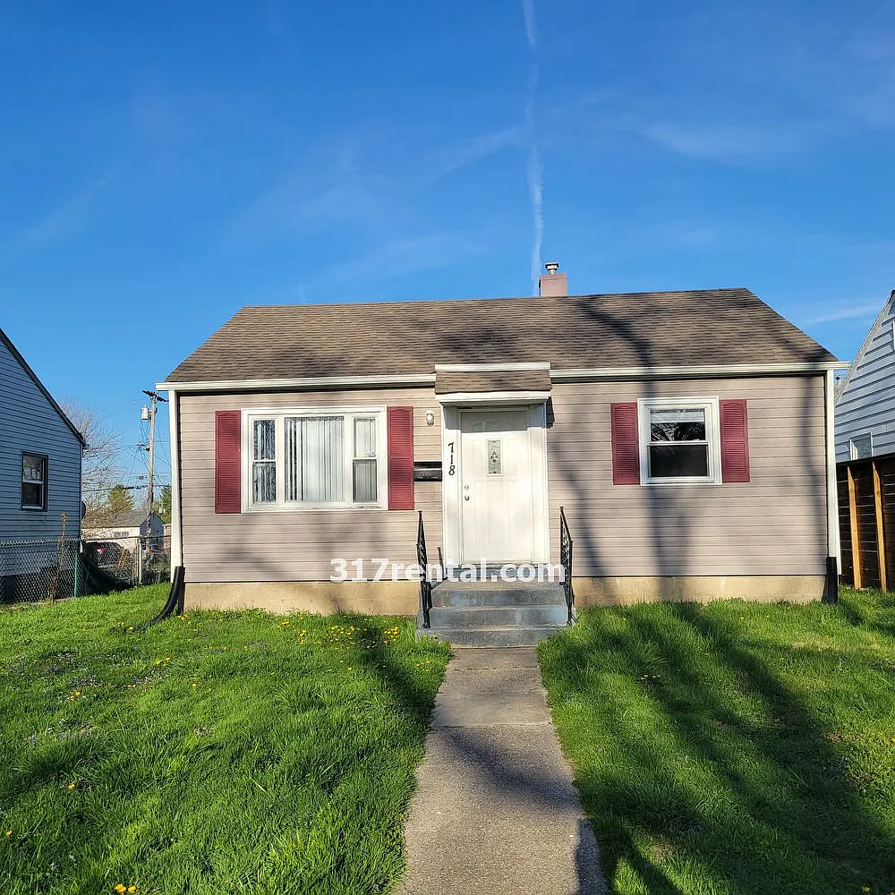 718 S Grand Ave photo 1