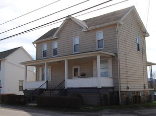 1517 W Crawfd Brkvale, Connellsville, PA 15425