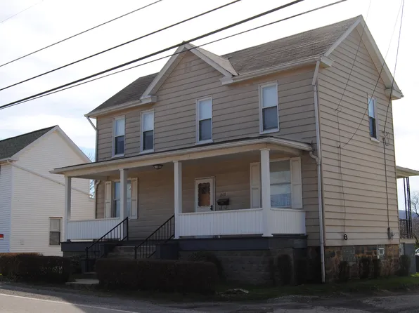 1517 W Crawfd Brkvale, Connellsville, PA 15425