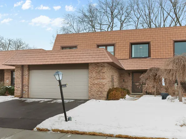 3918 Dundee Rd, Northbrook, IL 60062