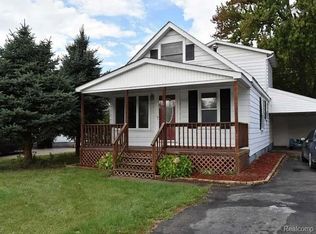 622 Saint Paul St, Marysville, MI 48040